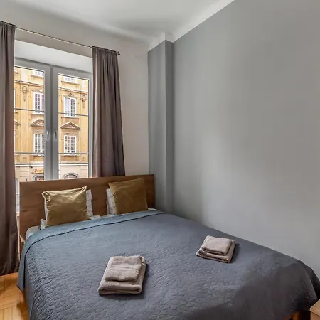 Golden - Great Location - - Freta