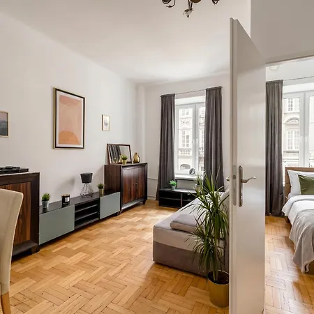 Golden - Great Location - - Freta وارسو