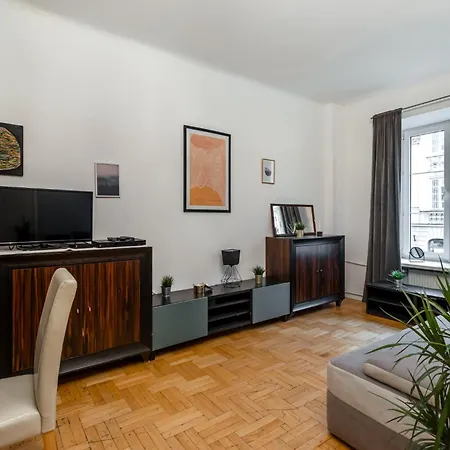 Golden - Great Location - - Freta Apartman